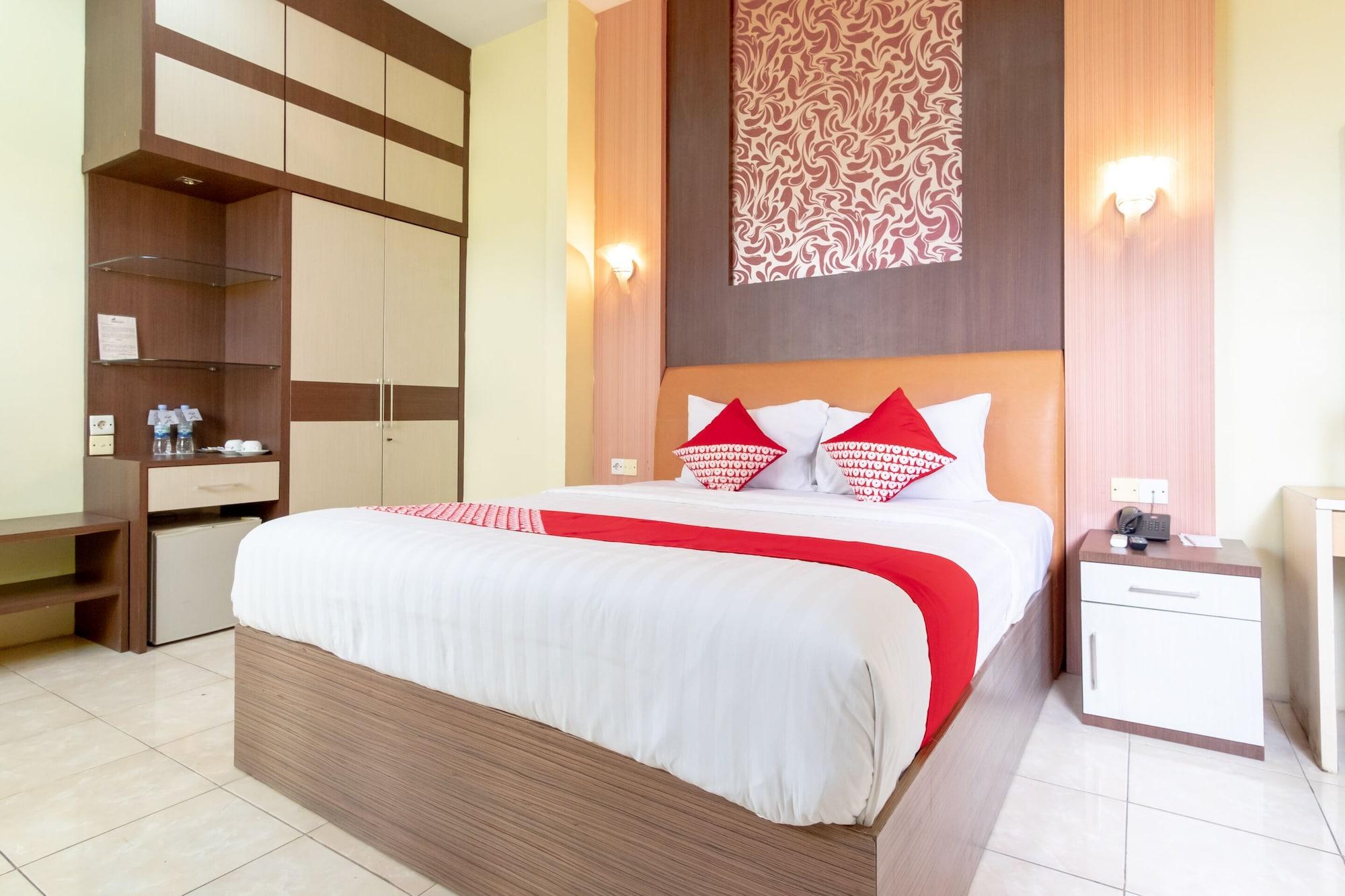 Capital O 2023 Medan Ville Hotel Bagian luar foto